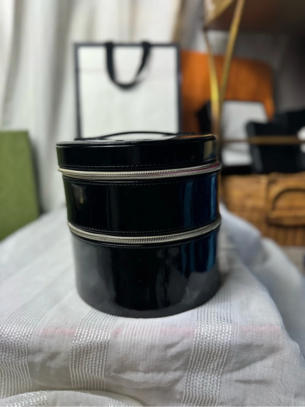 N/A sleek glossy